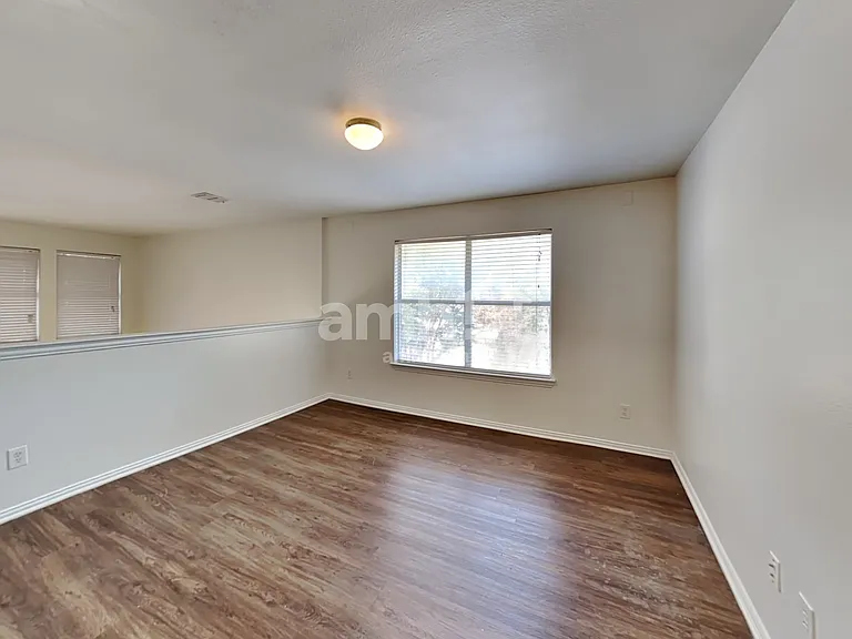 3933 Evergreen Ct — Photo 10