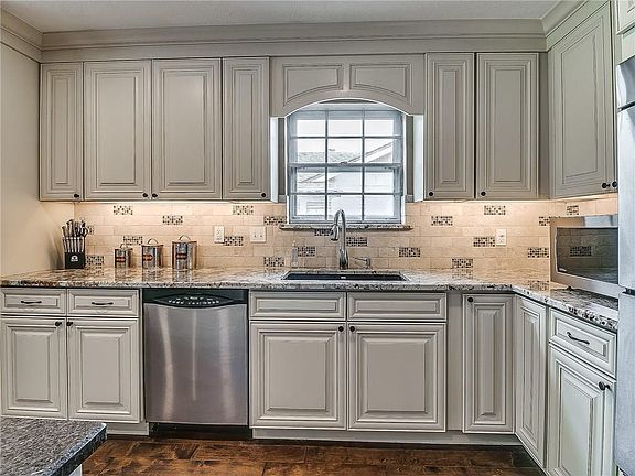5th image of 11709 Ashford Dr