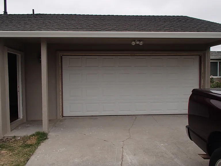 1221 Fordham Ave — Photo 2