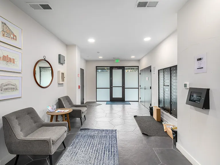 2120 N Downing St #305 — Photo 7