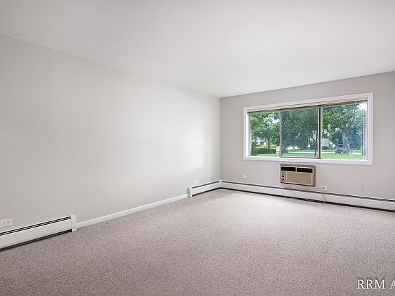 2nd image of 206 W Maple Ave APT 1B