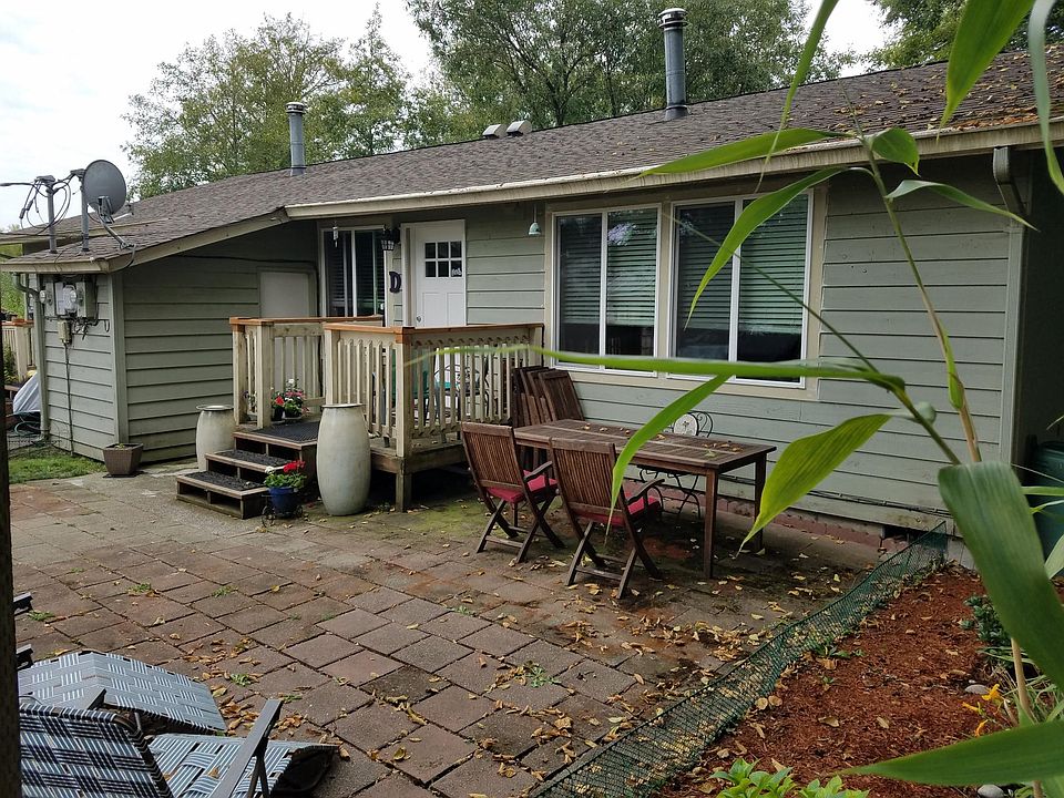 1st image of 555 NW Bay St #C