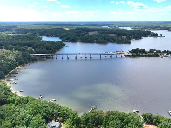 15 Wicomico Dr, Burgess, VA 22432