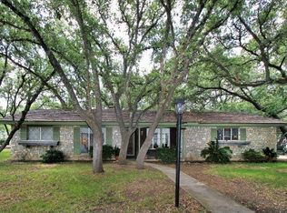 524 Skyforest Dr, Hollywood Park, TX 78232