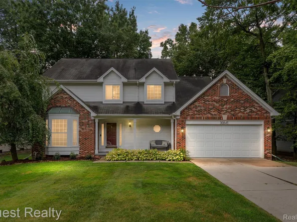 30845 Cedar Creek Dr, Farmington Hills, MI 48336