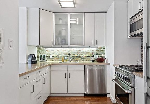 4th image of 222 W 14th St APT 7C