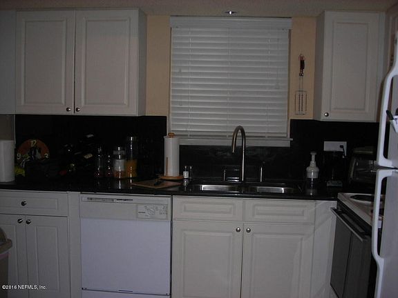 3rd image of 3915 Toreador Ct Unit 6