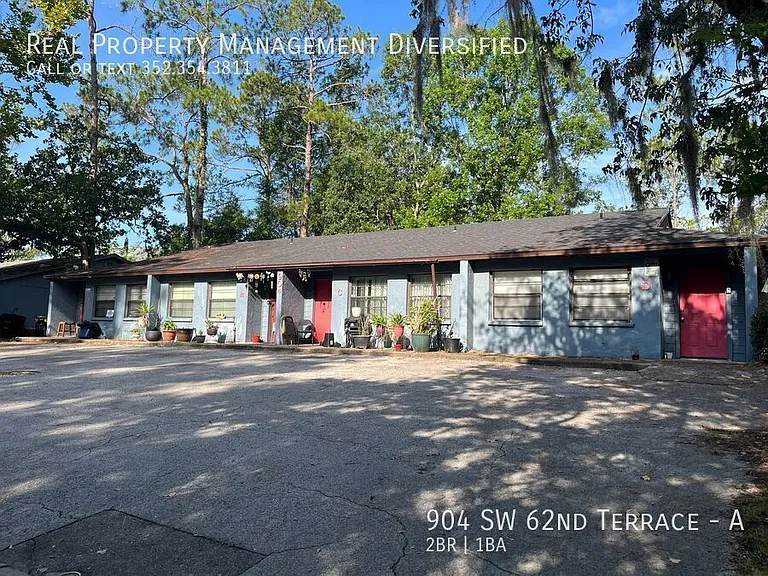 904 SW 62nd Ter #A — Photo 2