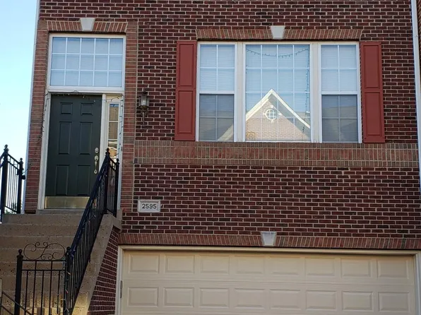 2595 Logan Wood Dr, Herndon, VA 20171