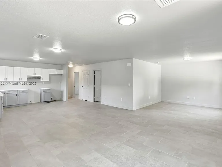 861 NW 6th Ave #1 — Photo 3