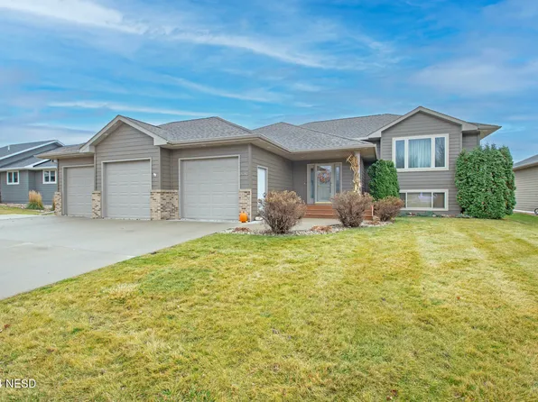 1310 13th Ave NE, Watertown, SD 57201