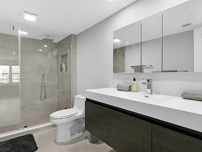 3900 Galt Ocean Dr #2114 — Photo 21