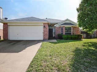 2305 Field Ln, Mansfield, TX 76063