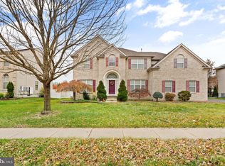 8 Longfellow Ln, Hainesport, NJ 08036