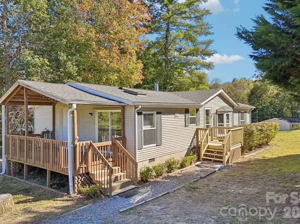 202 Banyan Rd, Candler, NC 28715