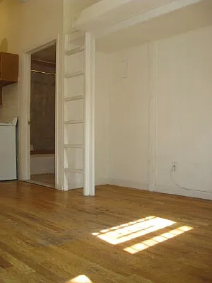Rented by Tower Brokerage | media 21