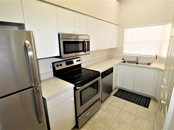 3rd image of 4236 Central Sarasota Pkwy APT 925
