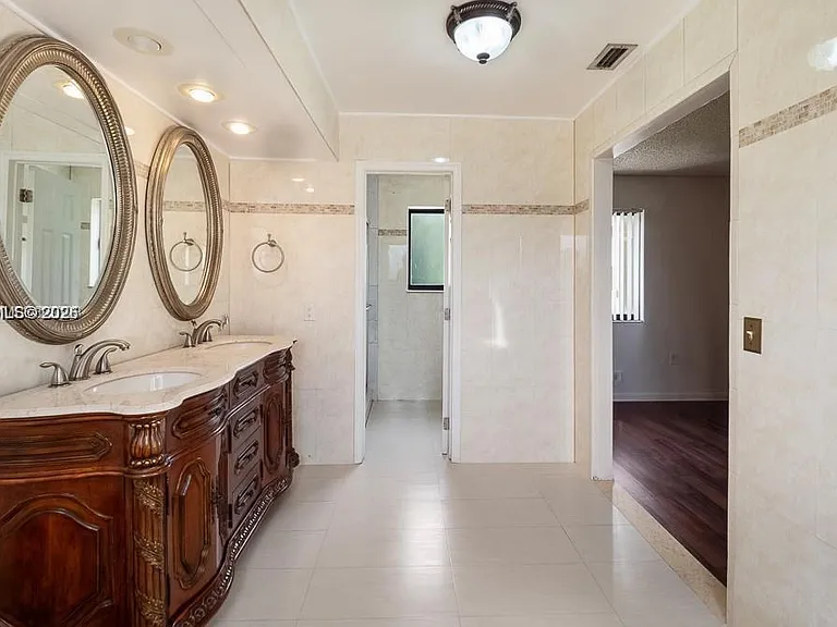 14251 SW 107th Ter — Photo 33