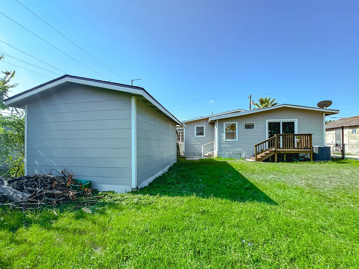 Building Photo - 2051 Hays St