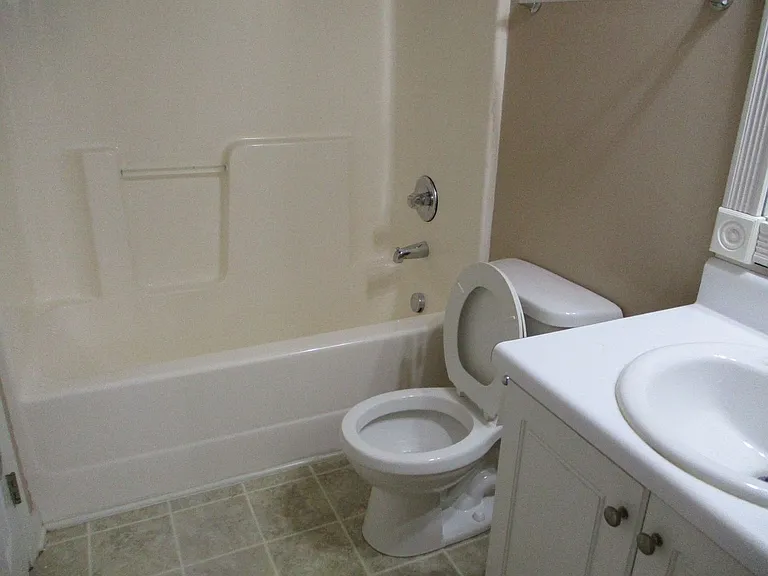1219 Long Point Dr — Photo 10