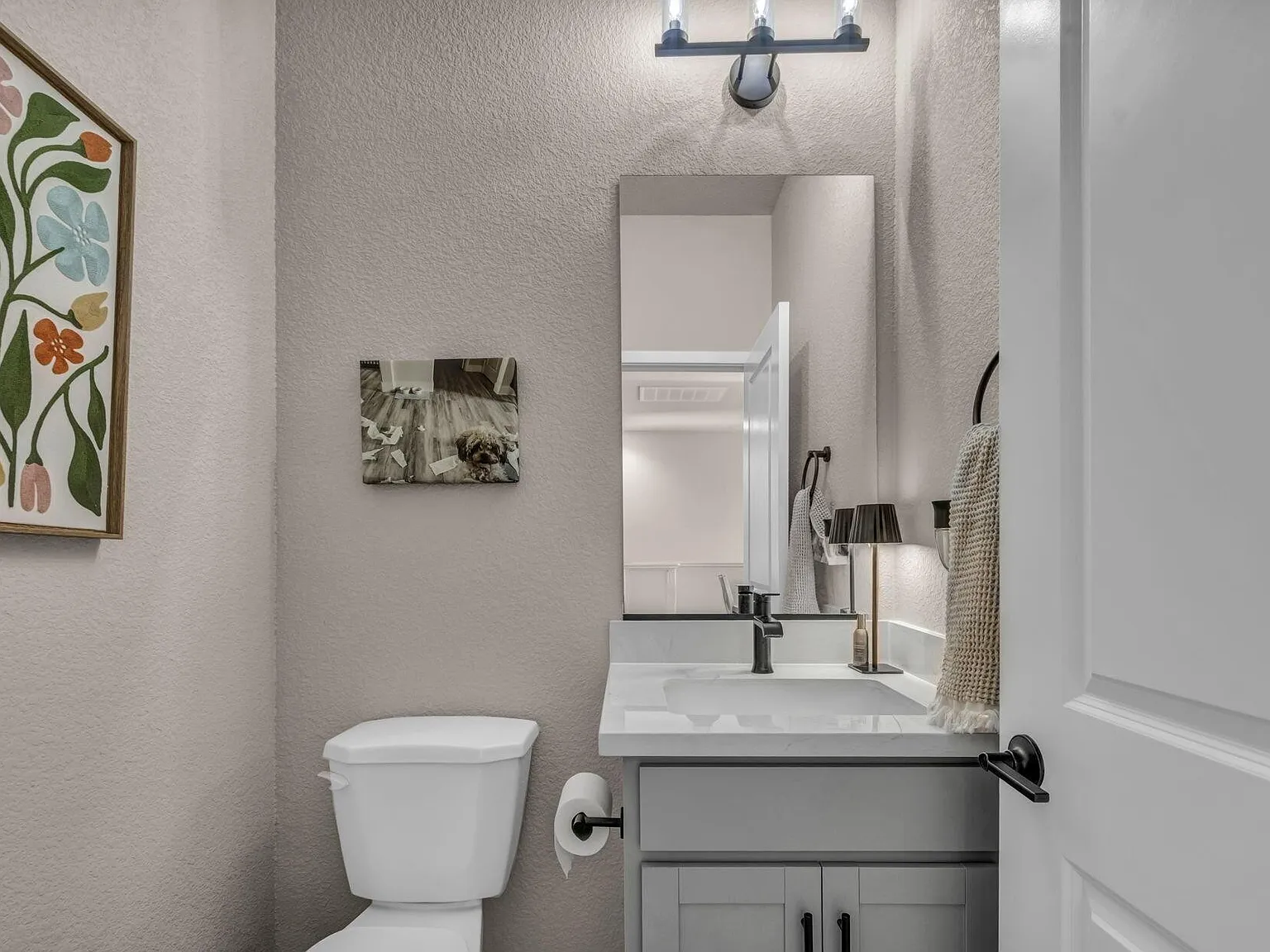 2 bed, 2.5 bath, 1400 sqft, $2,200 — Photo 4
