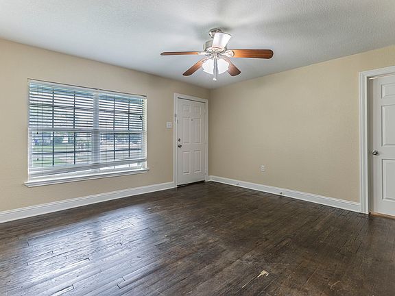 2nd image of 2729 Proctor Ave