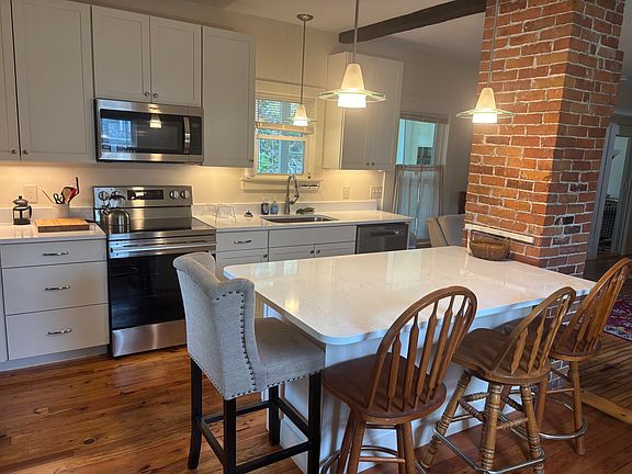 3rd image of 4 Rogers St