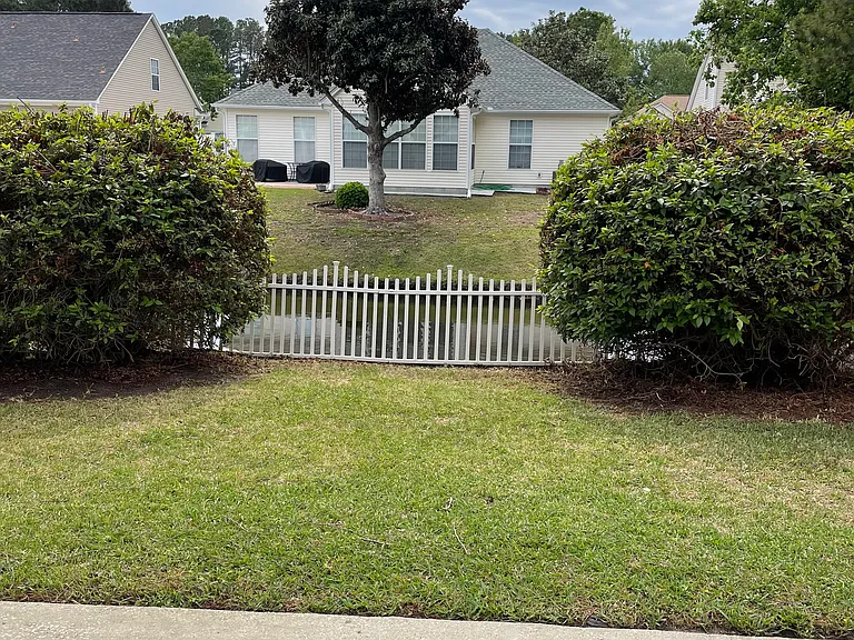 502 Larkspur Ct — Photo 16