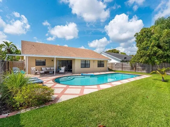 9102 Bedford Dr, Boca Raton, FL 33434