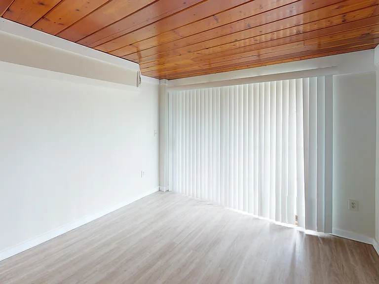 59 Pleasant St #101 — Photo 4