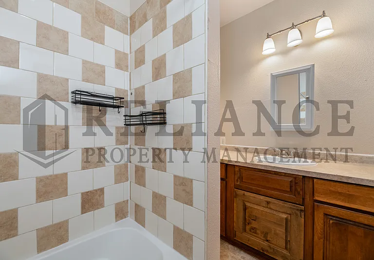 1405 S Ida St — Photo 22