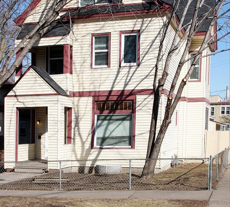 1st image of 724 Desoto St