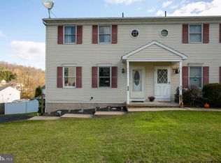 427 Grove Ave, Mohnton, PA 19540