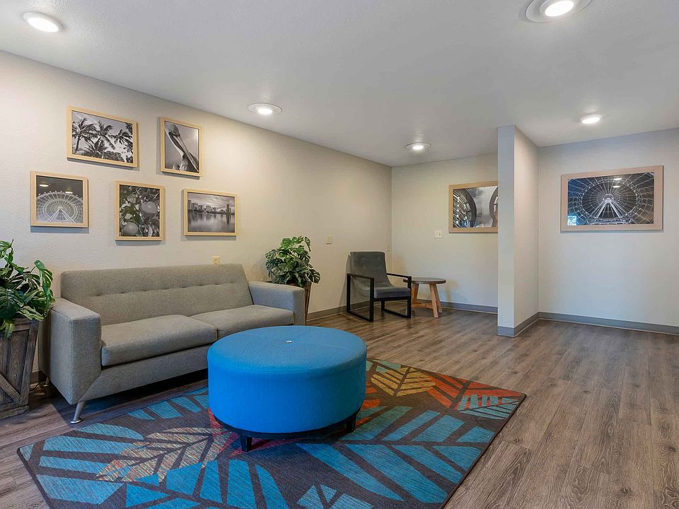 Lobby and Guest Check-in