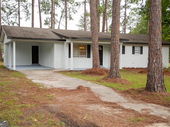 266 Lakeview Dr, Baxley, GA 31513