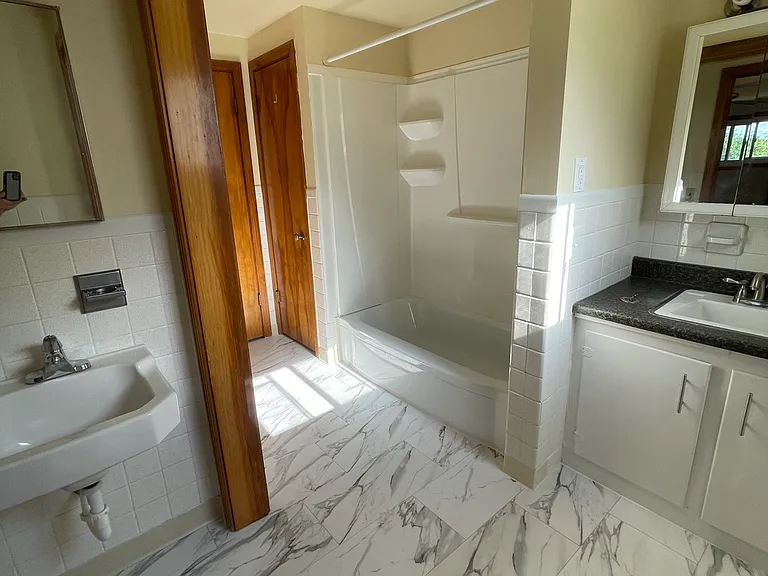 904 Pratt Dr — Photo 10