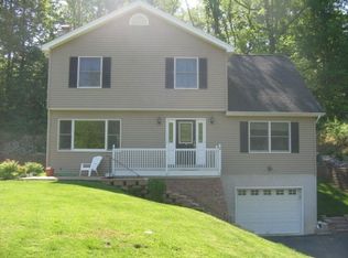72 E Shore Dr, Vernon, NJ 07462