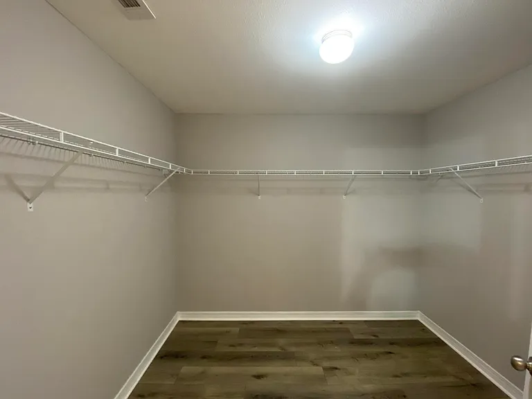 1810 Twin Pine Blvd — Photo 24