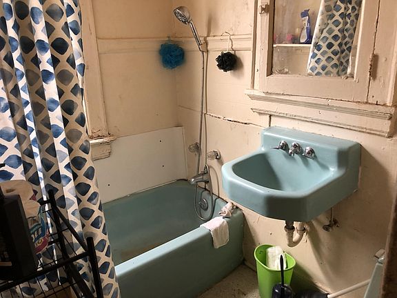 5th image of 2561 N 33rd St #2561A
