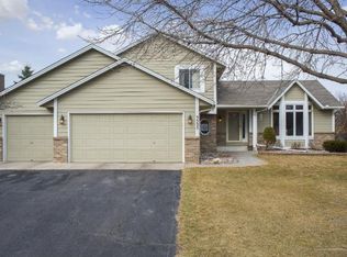 5525 Underwood Ln N, Plymouth, MN 55442