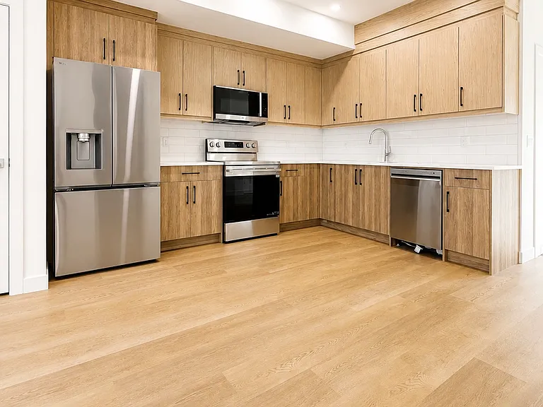 227 26th Ave NE #201 — Photo 2