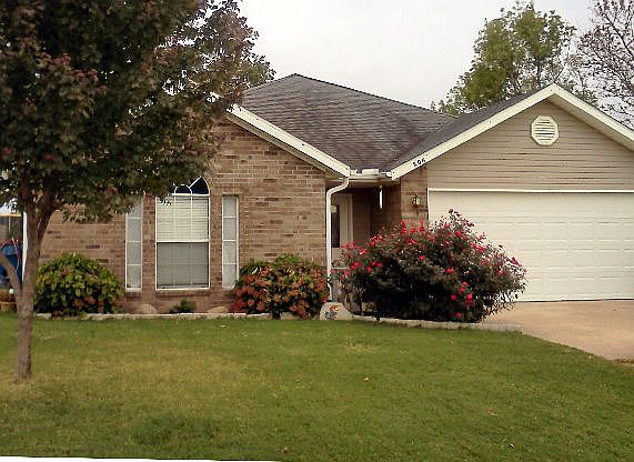 1st image of 808 Marcus St