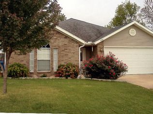 808 Marcus St, Bentonville, AR 72712