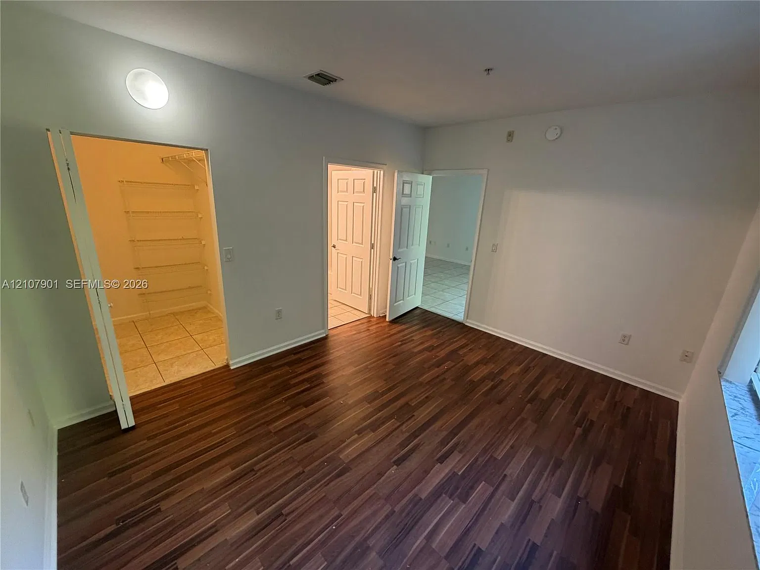 El-Ad Villaggio Condo Bld — Photo 4