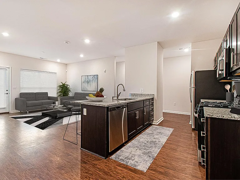 Copperleaf Cove Apartments — Photo 15