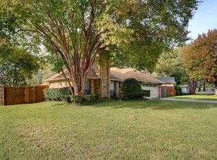 2622 Briarwood Dr, Grapevine, TX 76051