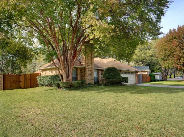 2622 Briarwood Dr, Grapevine, TX 76051