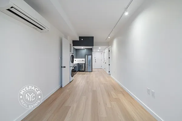 Rented by Carroll Development Leasing LLC | media 7