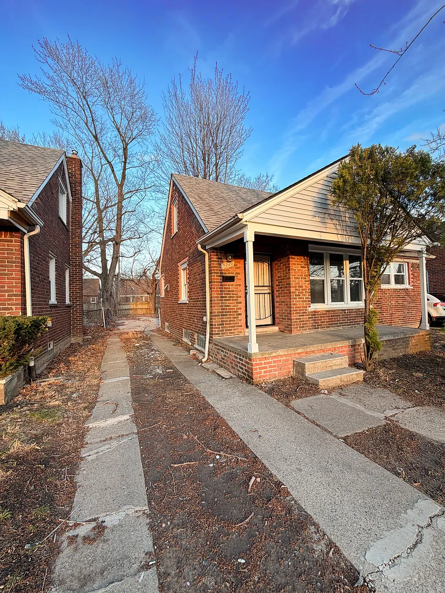 Building Photo - 9220 Mansfield St
