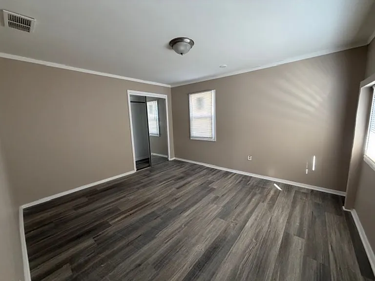 2257 Chambers Rd — Photo 9